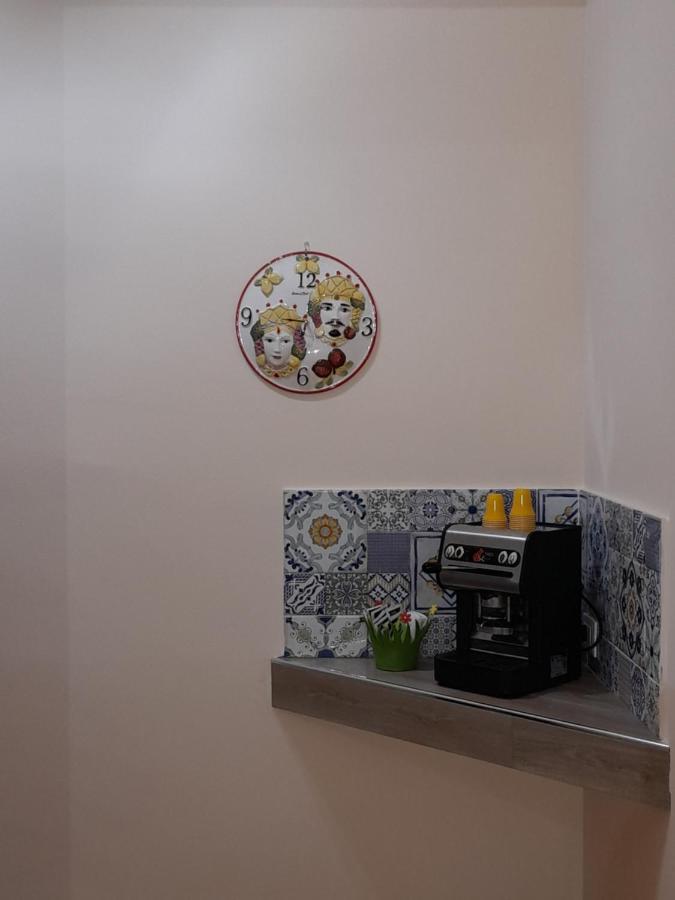 Milazzo: La Porta Delle Eolie Bed & Breakfast エクステリア 写真